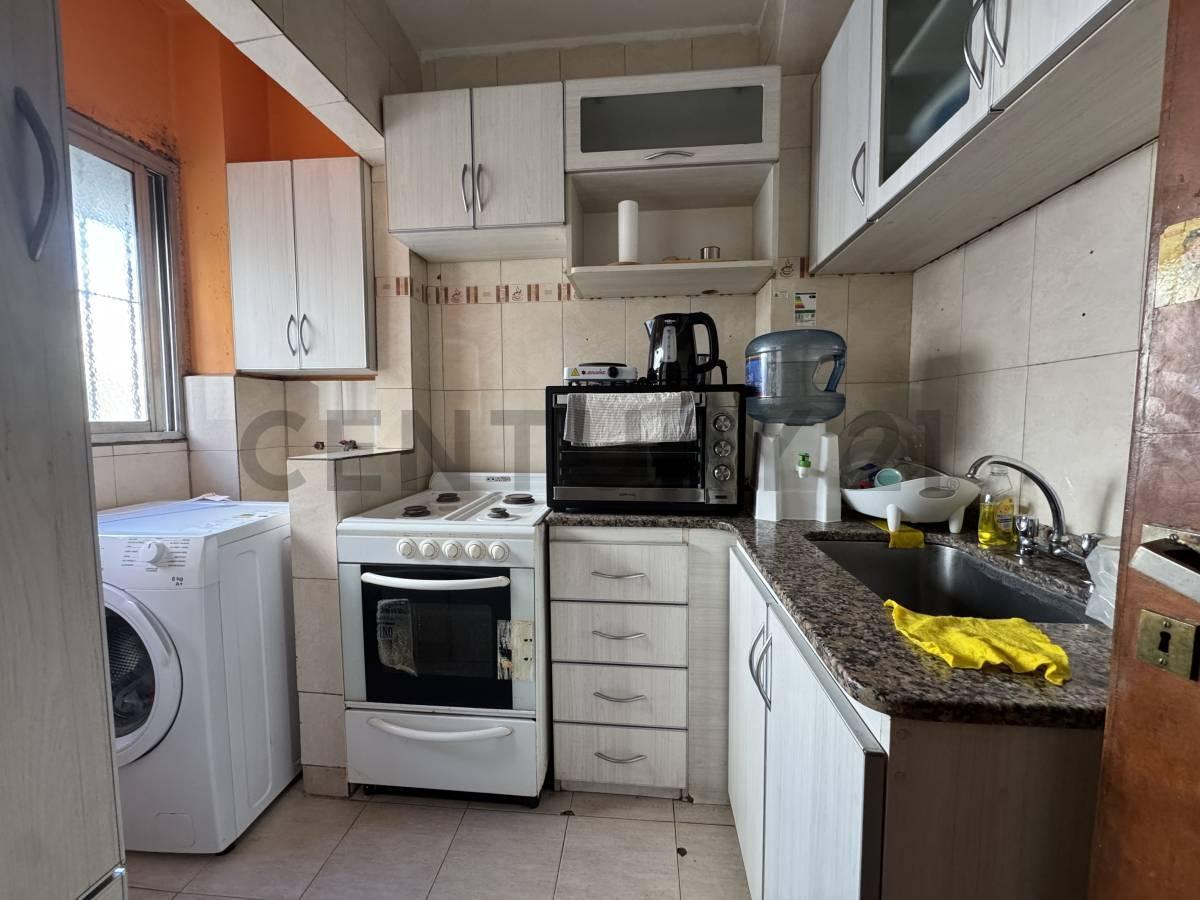 Foto de VENTA DEPARTAMENTO 2 AMBIENTES LUMINOSO CONTRAFRENTE EN VILLA LURO, imagen 1