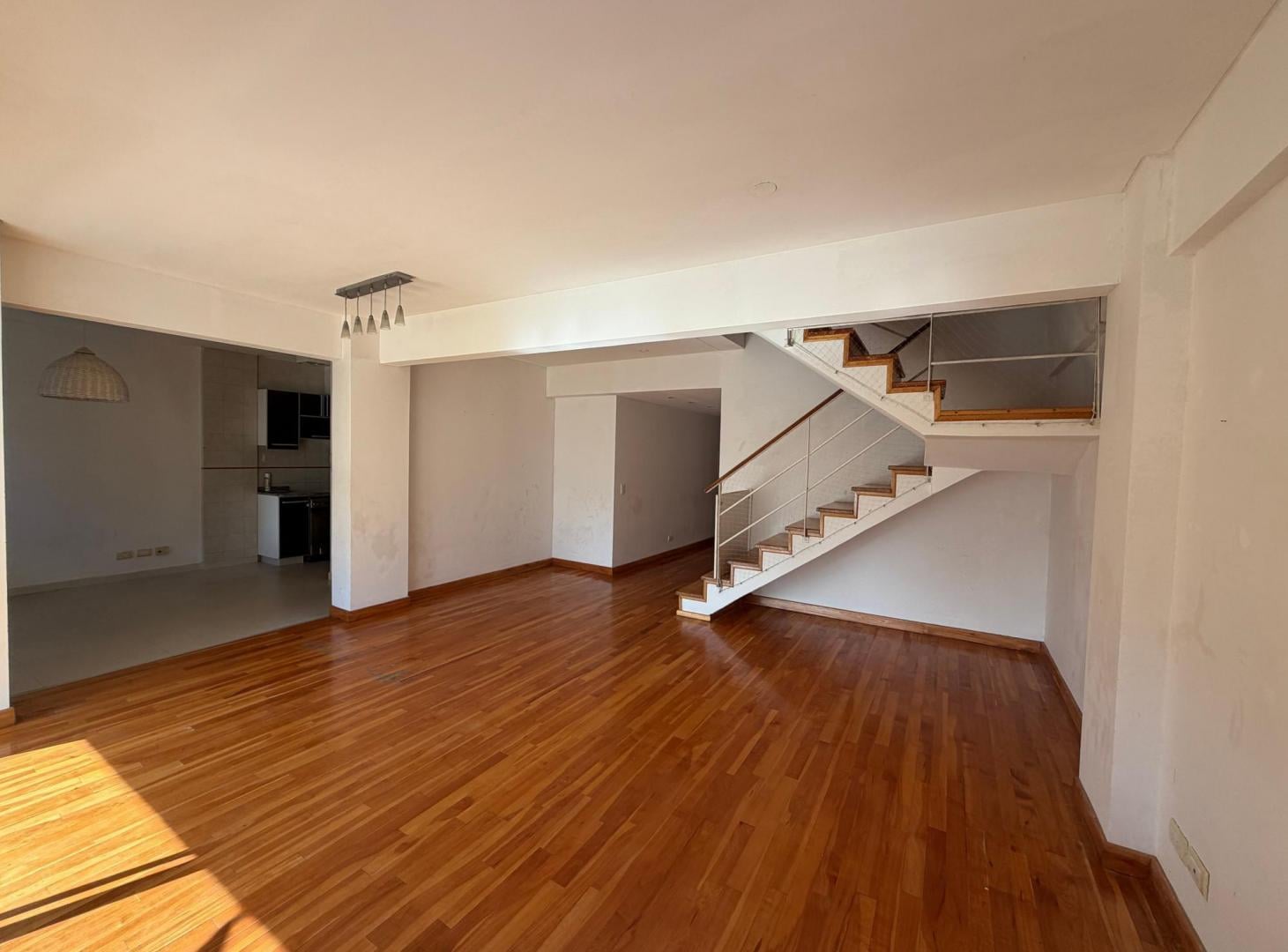 Foto de VENTA DEPARTAMENTO 3 AMBIENTES TIPO DUPLEX CON COCHERA EN VILLA CRESPO, imagen 1