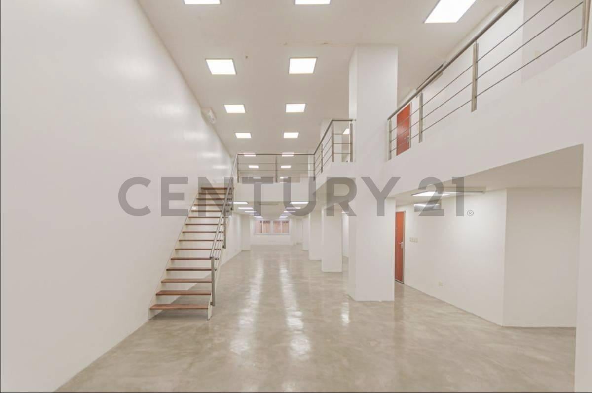 Foto de VENTA OFICINA DE 2 PLANTAS REFACCIONADA A NUEVA EN RECOLETA EXCELENTE, imagen 3