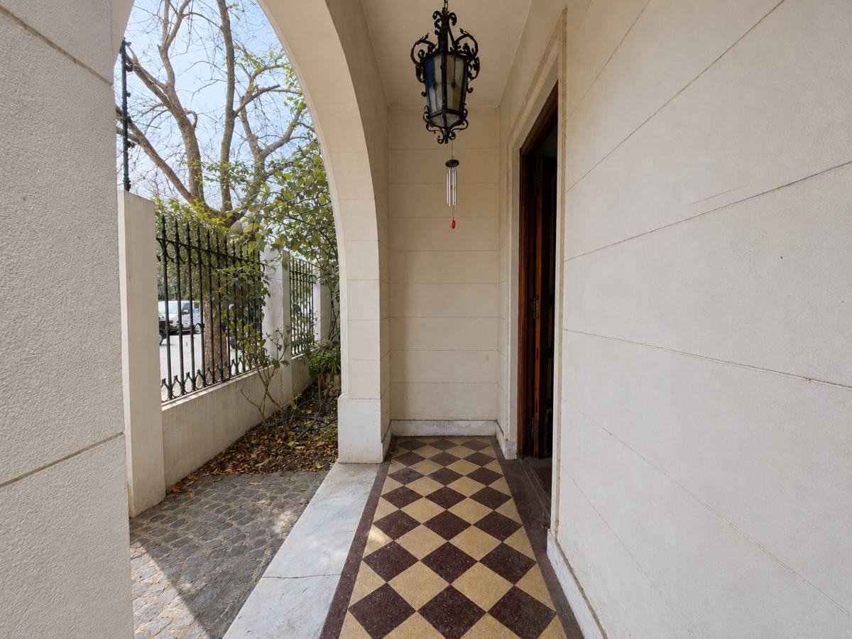 Foto de VENTA CASA SOBRE LOTE PROPIO CON JARDÍN, TERRAZA Y GRAN POTENCIAL DE, imagen 5