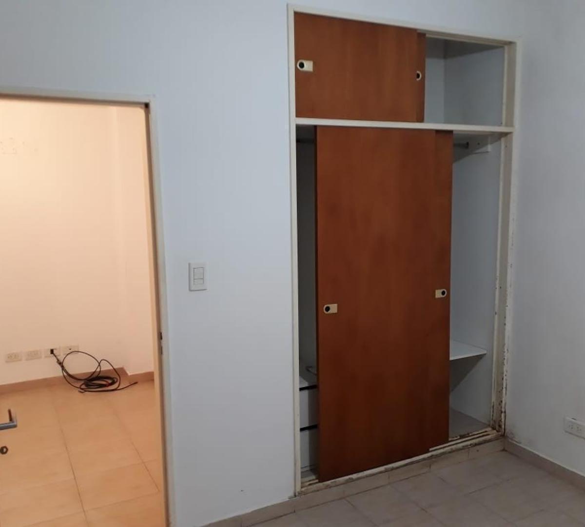 Foto de Venta hermoso depto en planta baja. Banfield, imagen 2