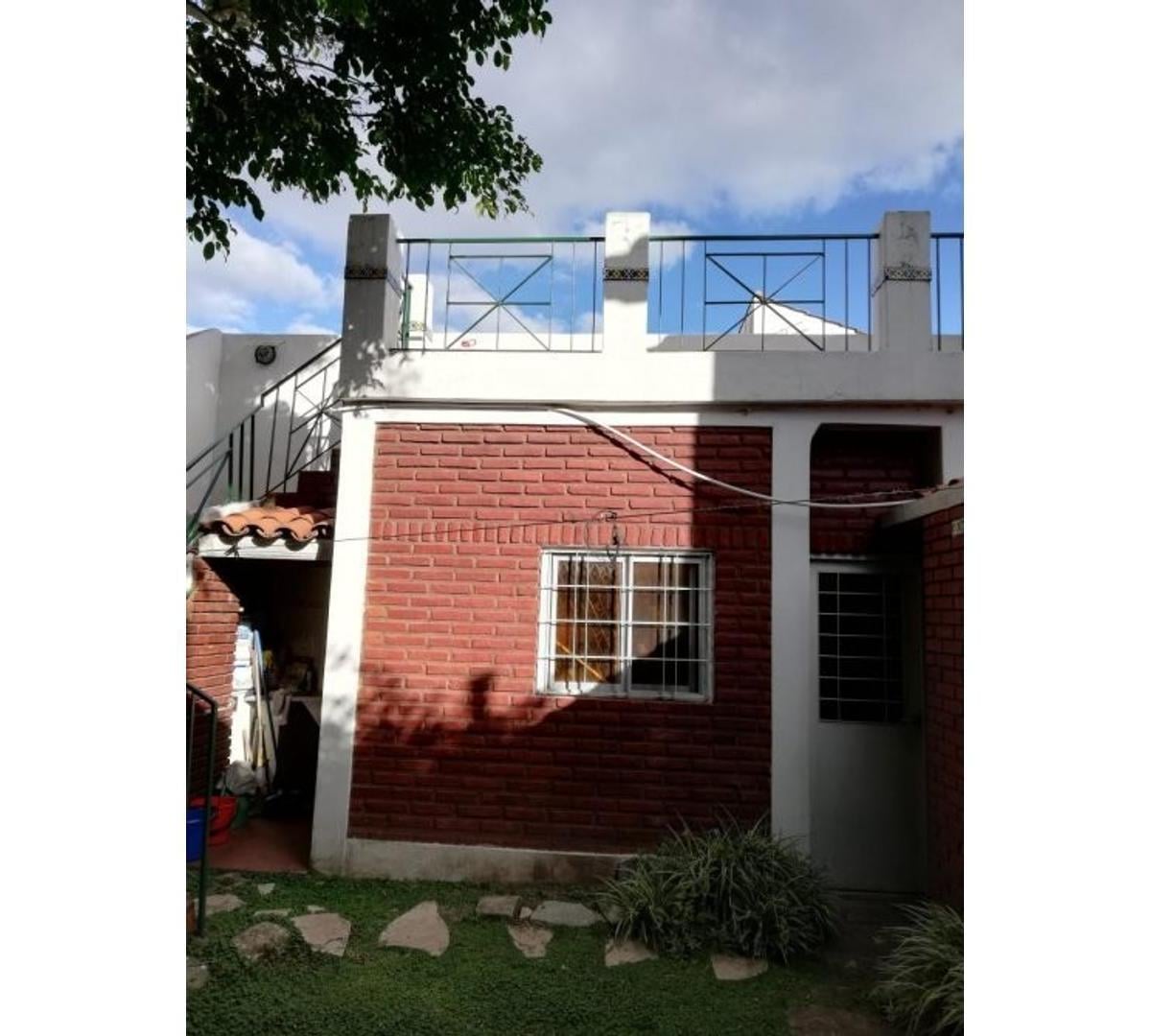 CHALET 5 AMBIENTES EN ADROGUE