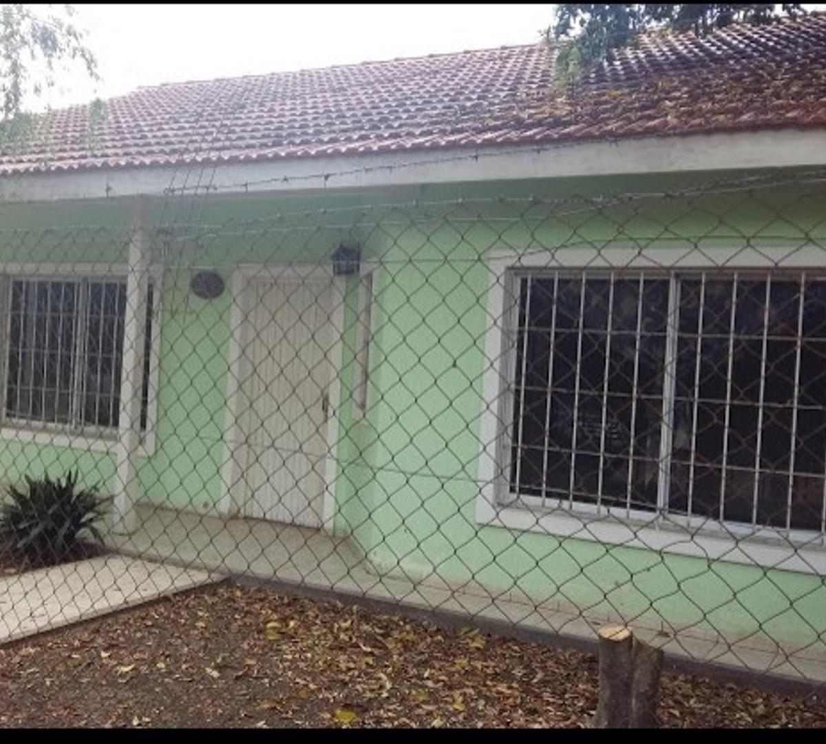 CHALET 3 AMBIENTES EN BURZACO