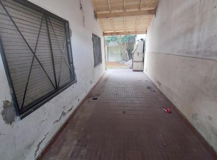 CASA EN ALQUILER. 3 AMBIENTES 4