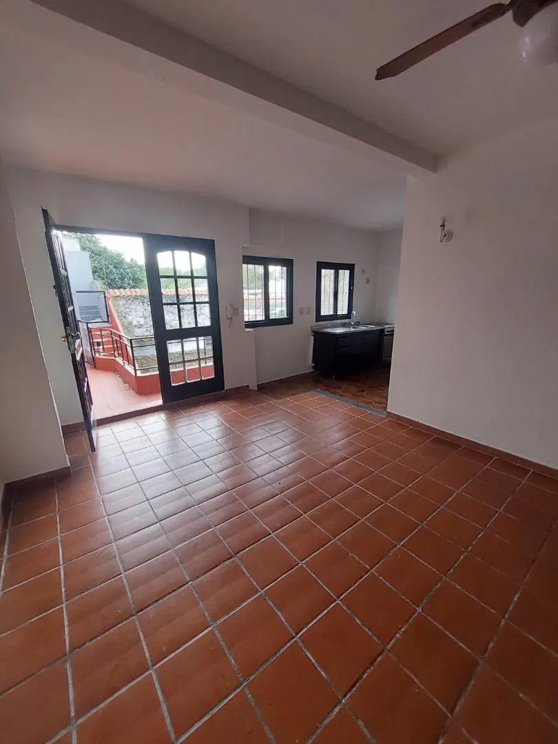 ALQUILER DEPTO DE 3 AMBIENTES. ADROGUE 4