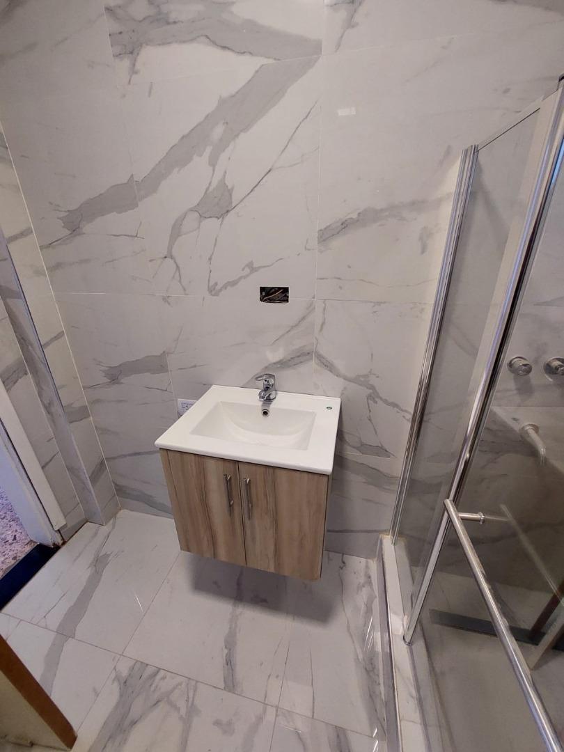 Foto de CASA EN VENTA EN BURZACO, RECICLADA A NUEVO!!!, imagen 3