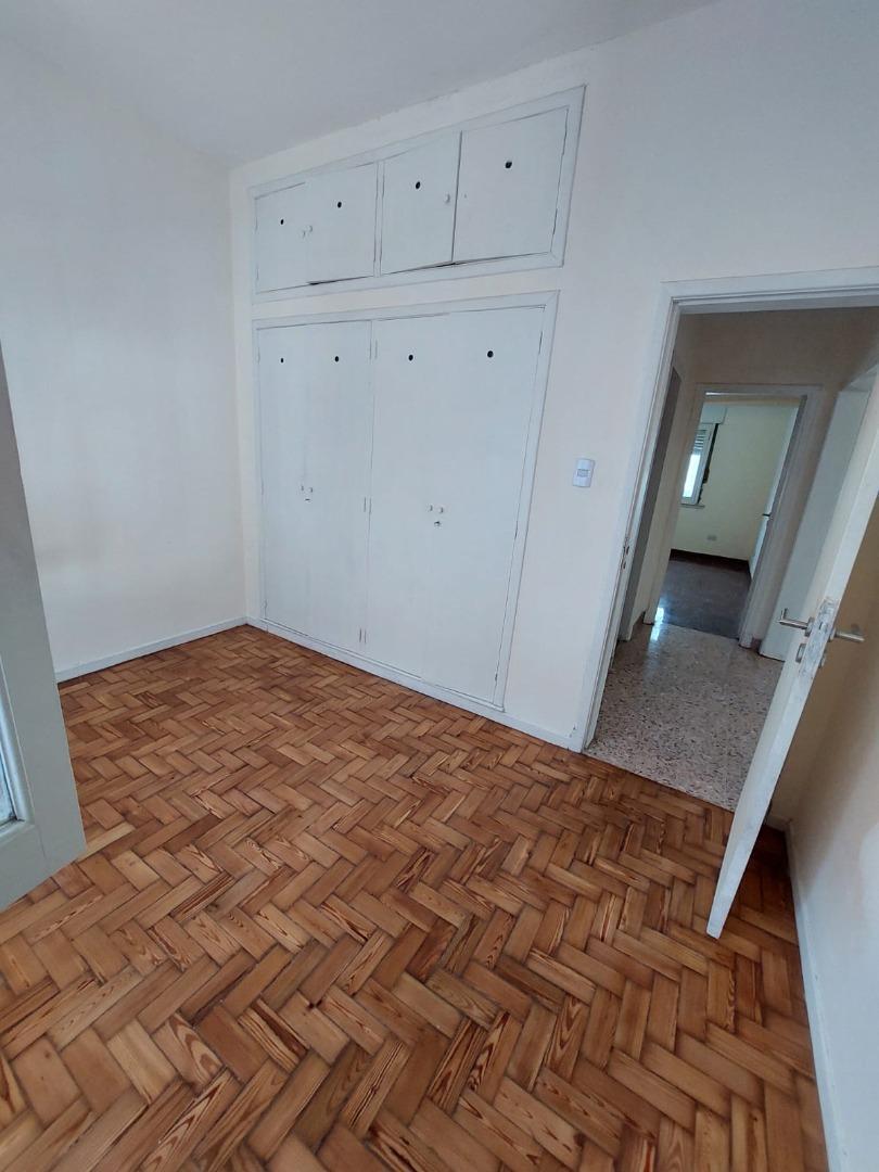 Foto de CASA EN VENTA EN BURZACO, RECICLADA A NUEVO!!!, imagen 4