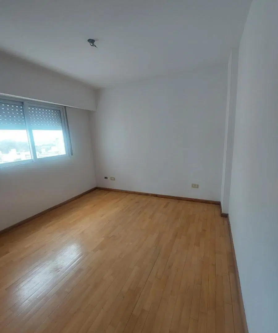 1 dormitorio, balcón al frente 3