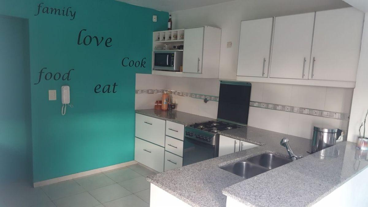Casa con 300 m² de terreno y 2 dormitorios en venta en San Carlos
