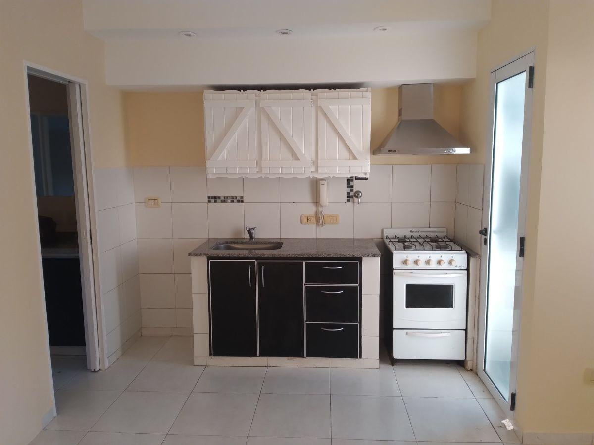 Foto de Departamento de 50 m² con 1 dormitorio en alquiler en La Plata, imagen 5