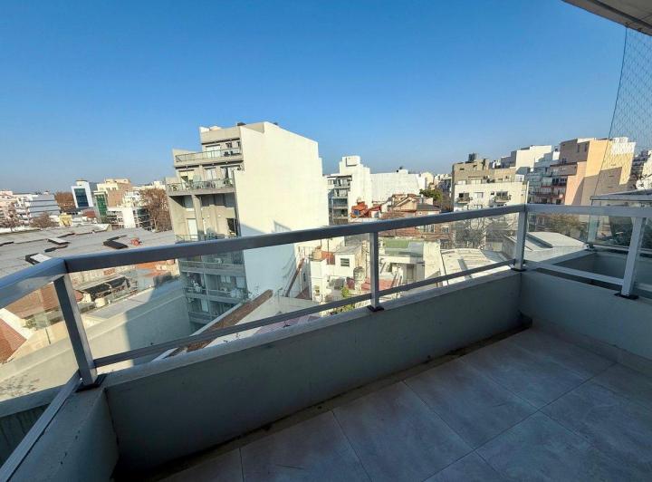 VENTA MONOAMBIENTE DIVISIBLE COCHERA URQUIZA 4