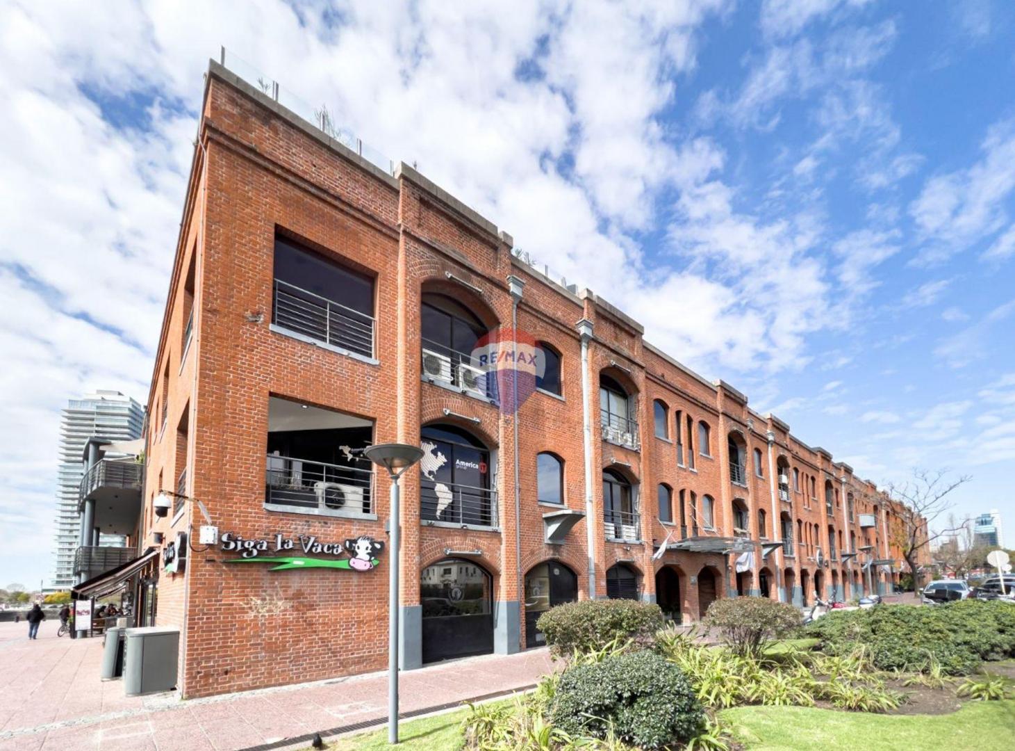 OFICINA PUERTO MADERO VENTA COCHERA  274m2