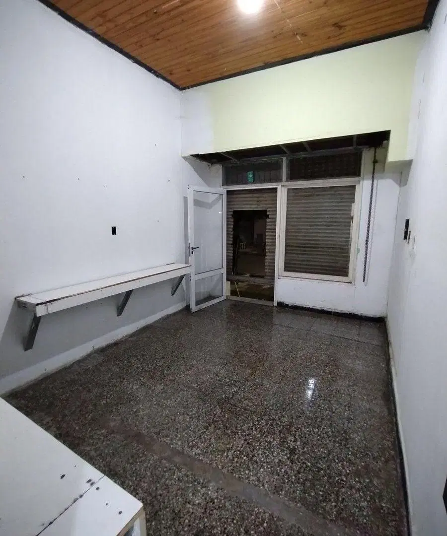 VENTA DE CASA MULTIFAMILIAR C/ LOCALES AL FRENTE 2