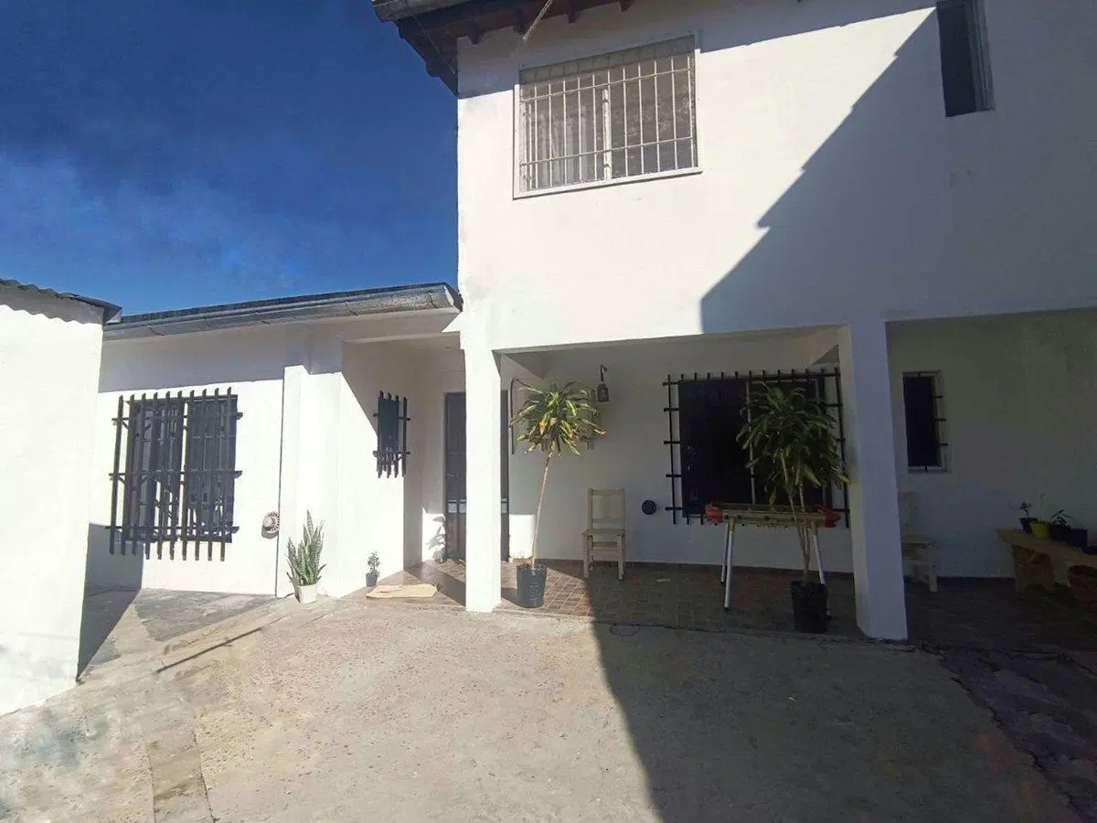 CASA 6 AMBIENTES EN VENTA EN EL TALAR C/ JARDIN 2
