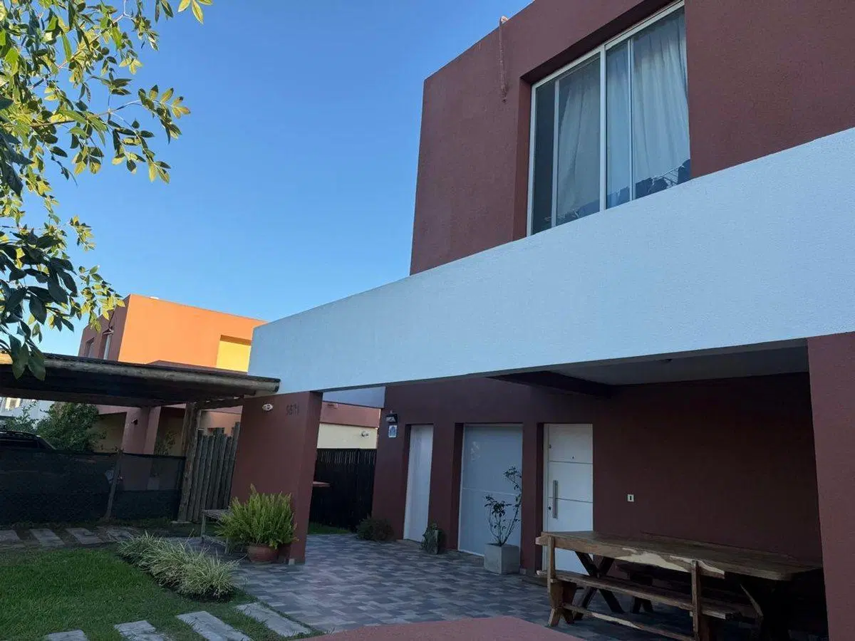 CASA 3 AMBIENTES EN VENTA CON JARDIN SIN EXPENSAS 3