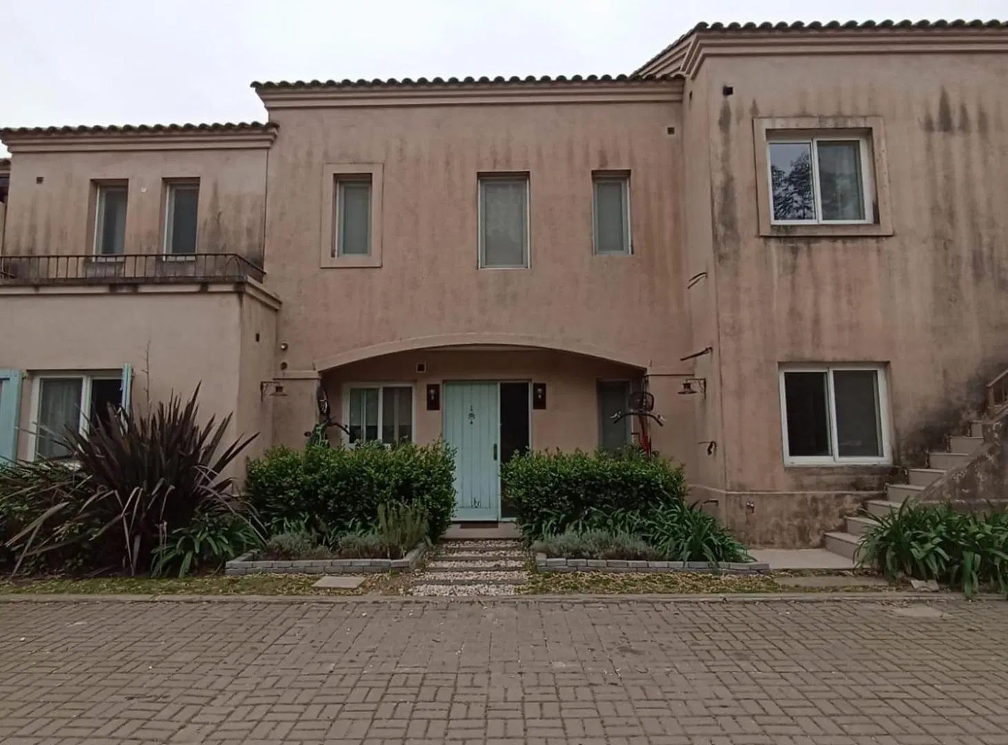 CASA  3 AMB. VENTA CON GALERIA PARRILLA Y PISCINA 3