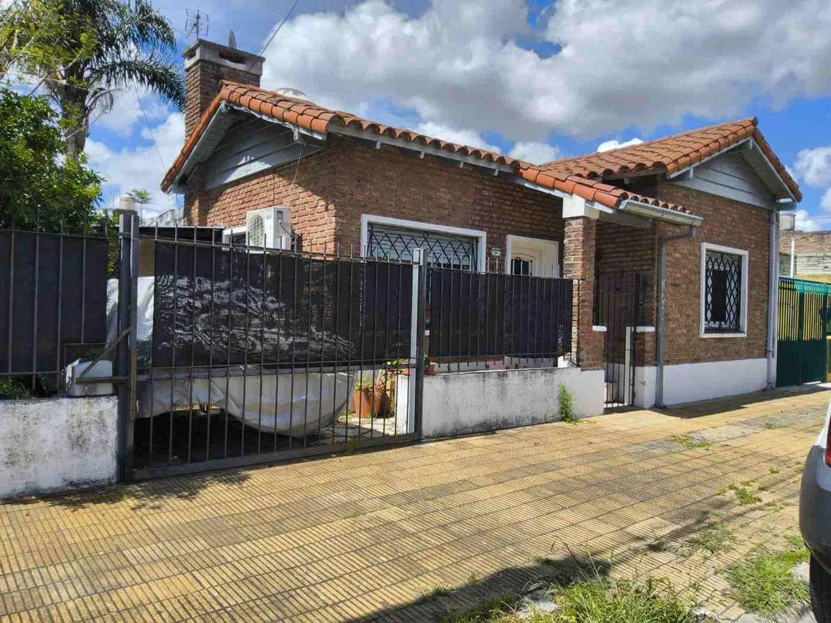 VENTA CASA 3 AMB JARDIN COCHERA VILLA ADELINA 2