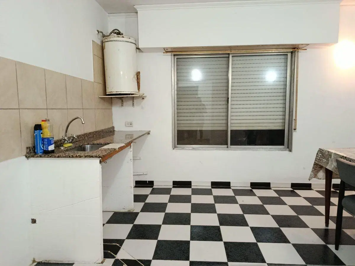 Venta terreno con 4 departamentos en block 4