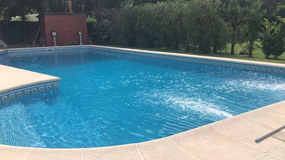 CASA 6 AMB EN VENTA EN PILAR APTO CREDITO C/PILETA 5