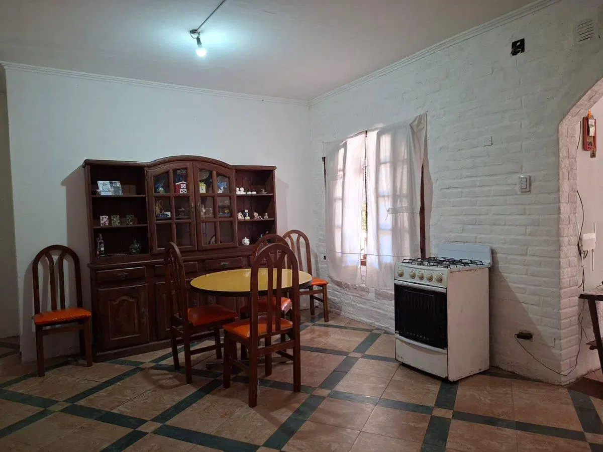 CASA 4 AMB EN VENTA HURLINGHAM CON PARQUE 3