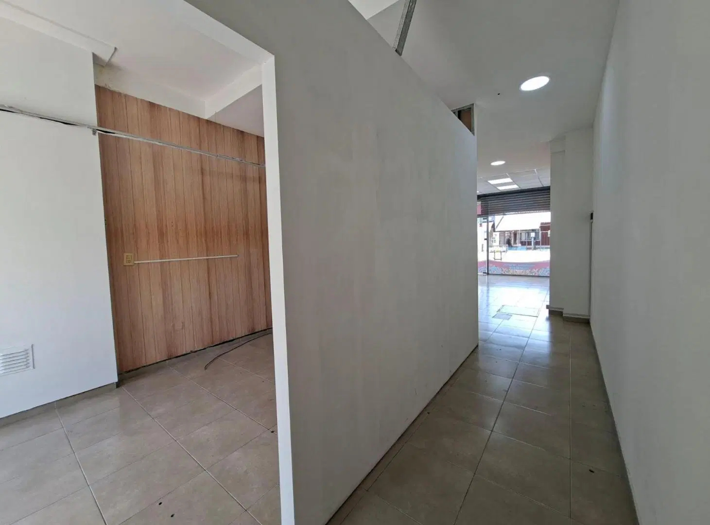 LOCAL EN ALQUILER EN RAMOS MEJIA CON BAÑO Y JARDIN 4