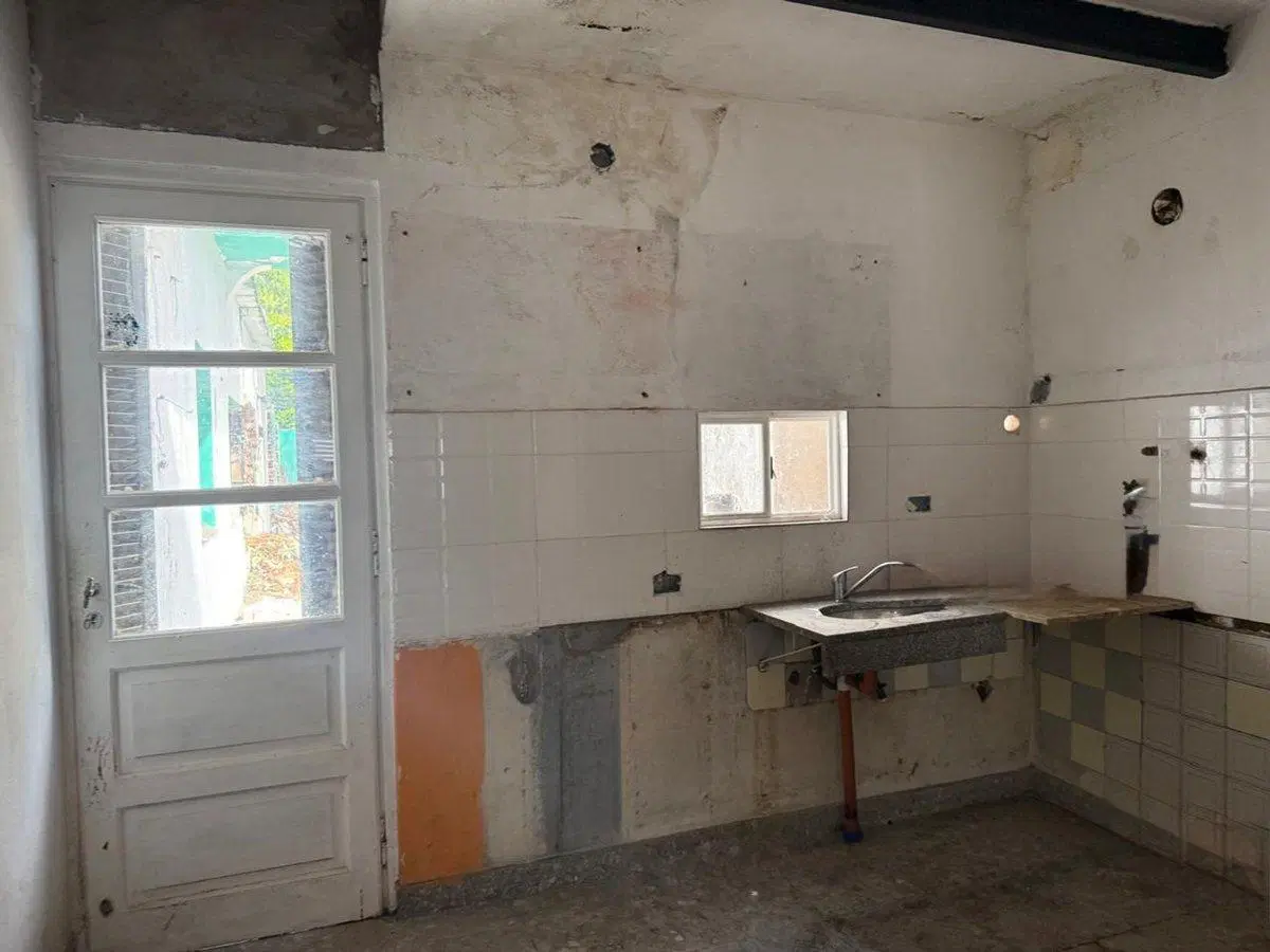 VENTA OPORTUNIDAD CASA A REFACCIONAR EN MUNRO 4