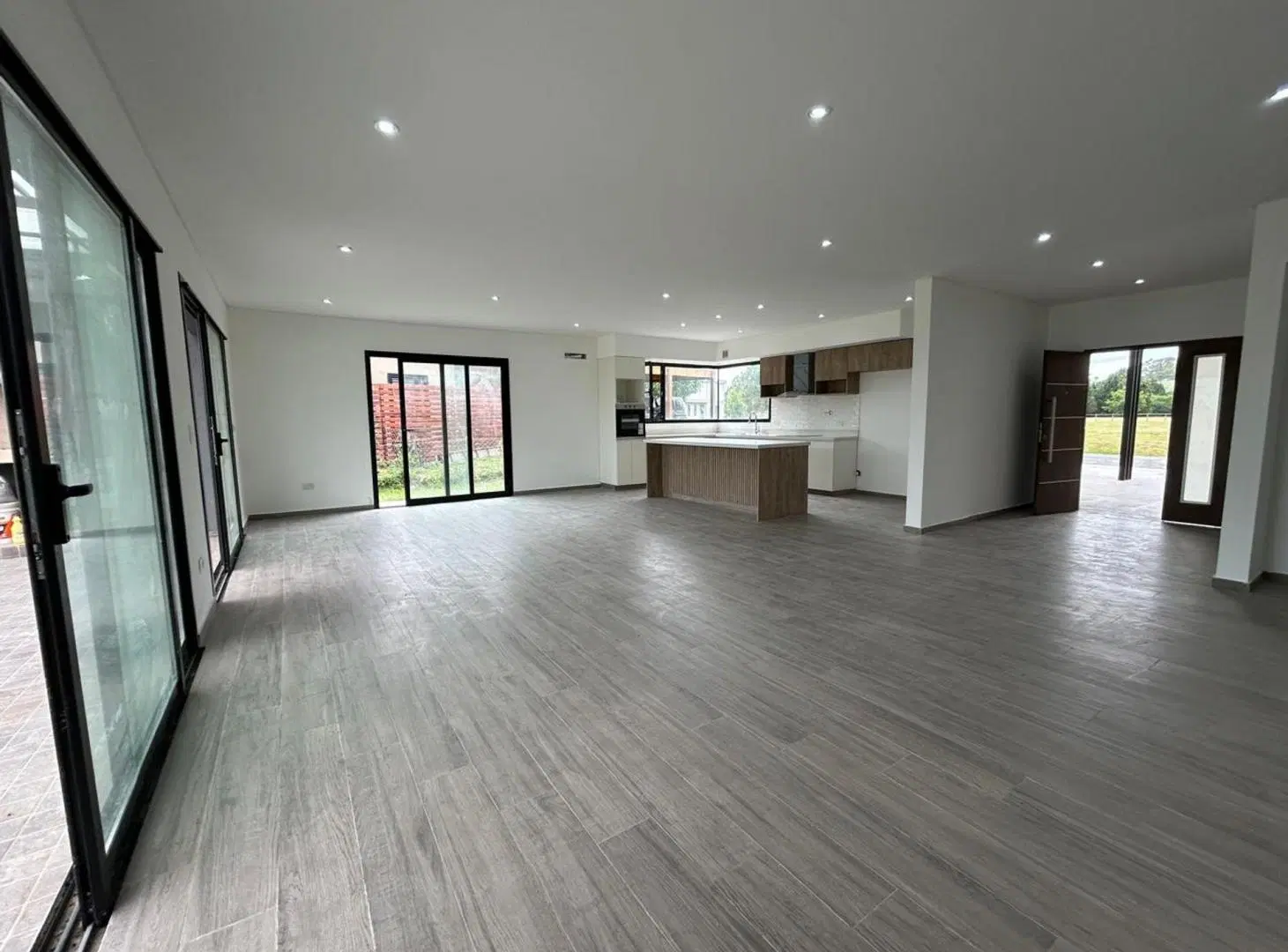 CASA VENTA A ESTRENAR 5 AMB EL CAMPO CARDALES 2