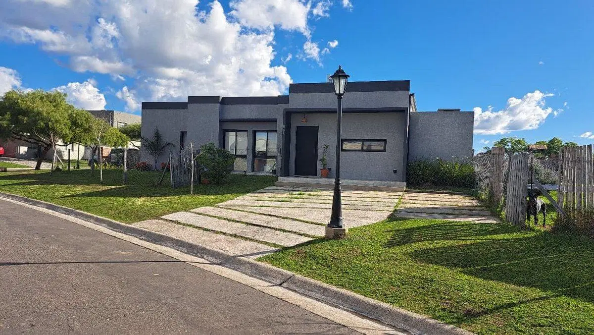 CASA VENTA 4AMB SANTA ELENA PILAR DEL ESTE PILAR 4