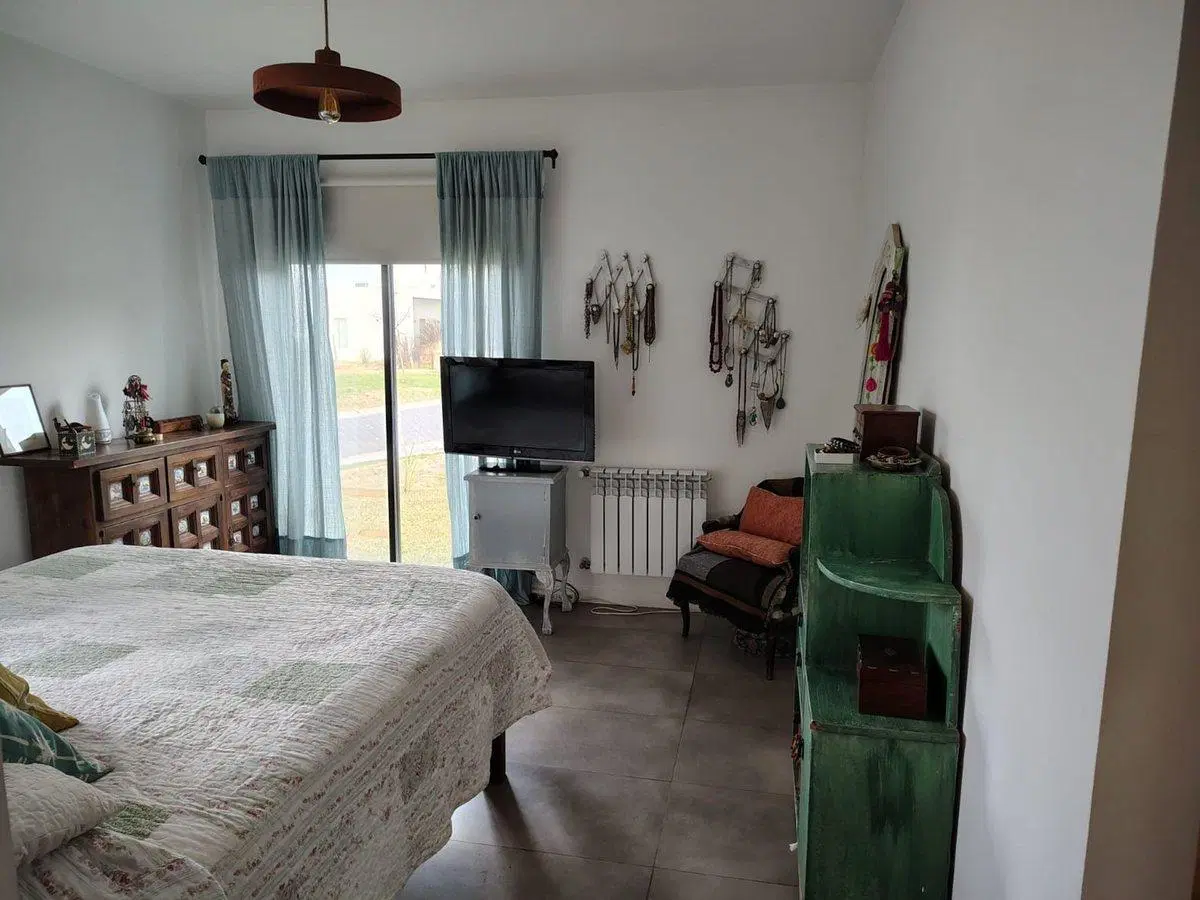 CASA VENTA 4AMB SANTA ELENA PILAR DEL ESTE PILAR 2