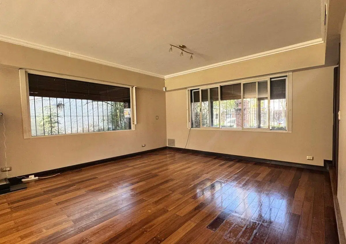 VENTA CASA ACASSUSO 7 AMBIENTES JARDIN PILETA 3