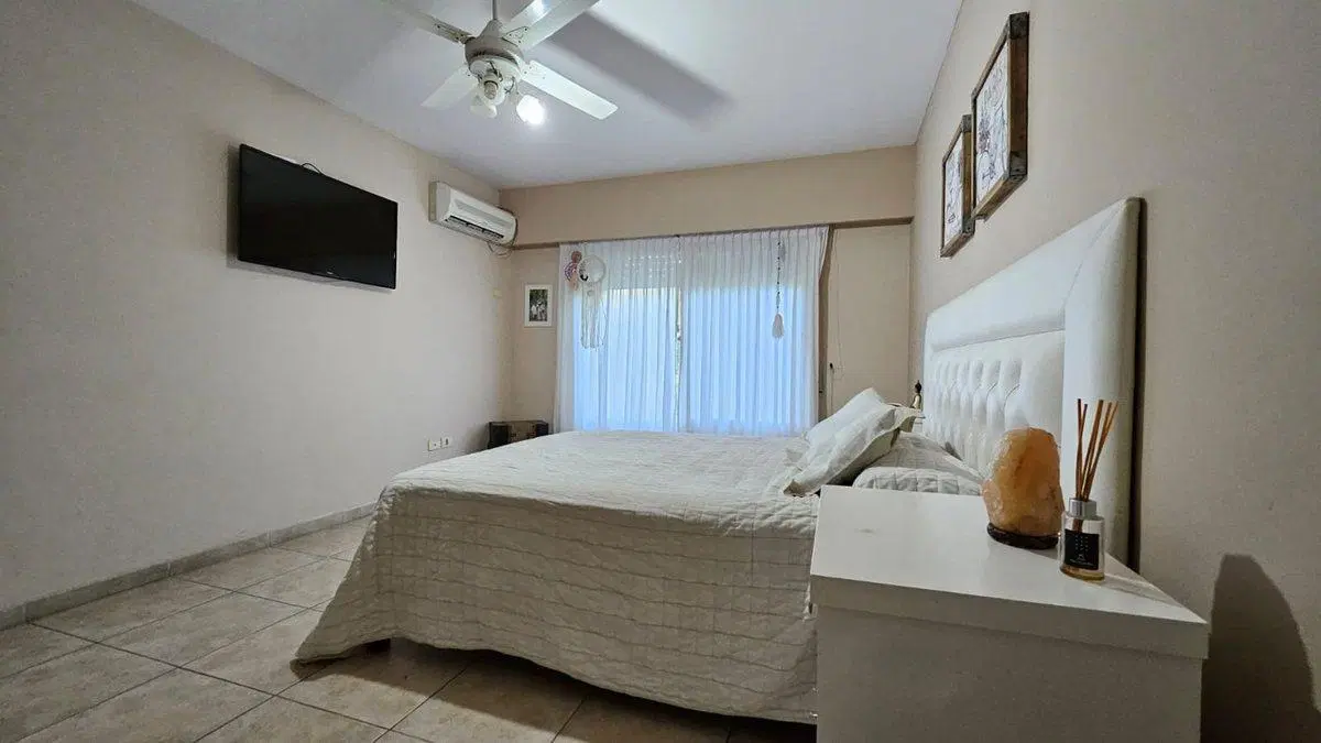 VENTA CASA 6 amb. gran jardín y pileta en Lincoln 3