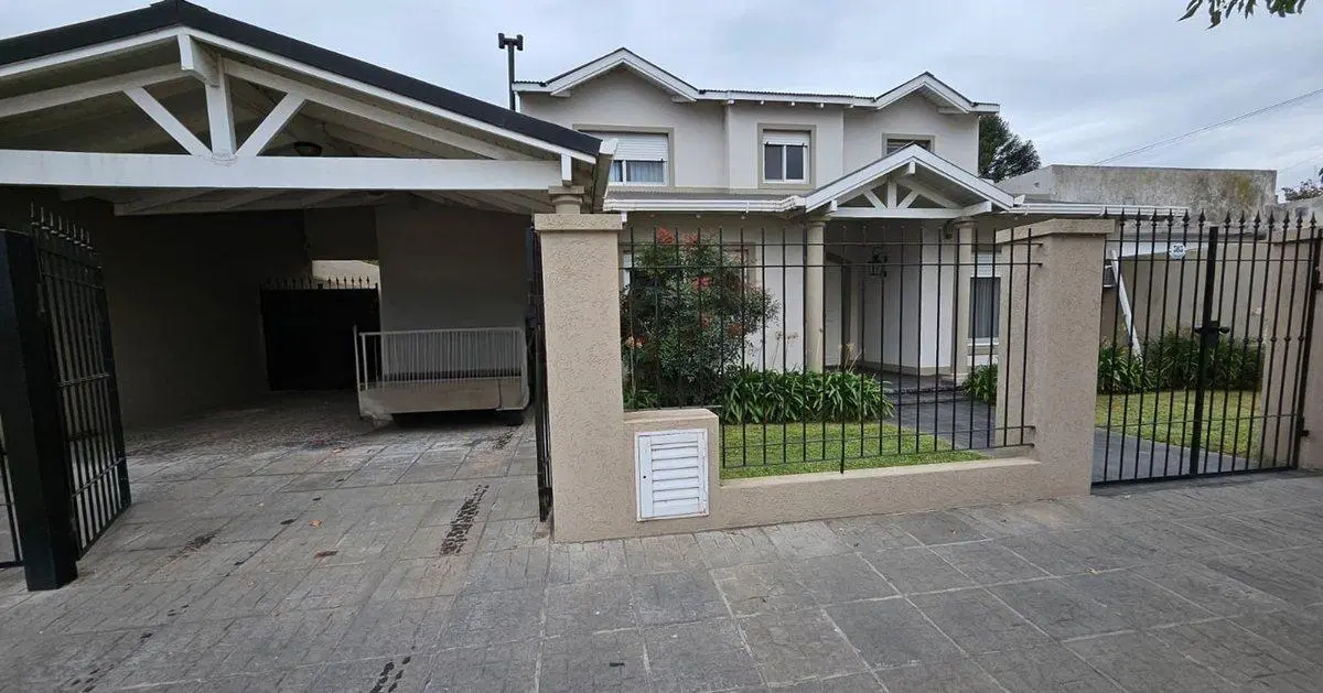 VENTA CASA 6 amb. gran jardín y pileta en Lincoln 2