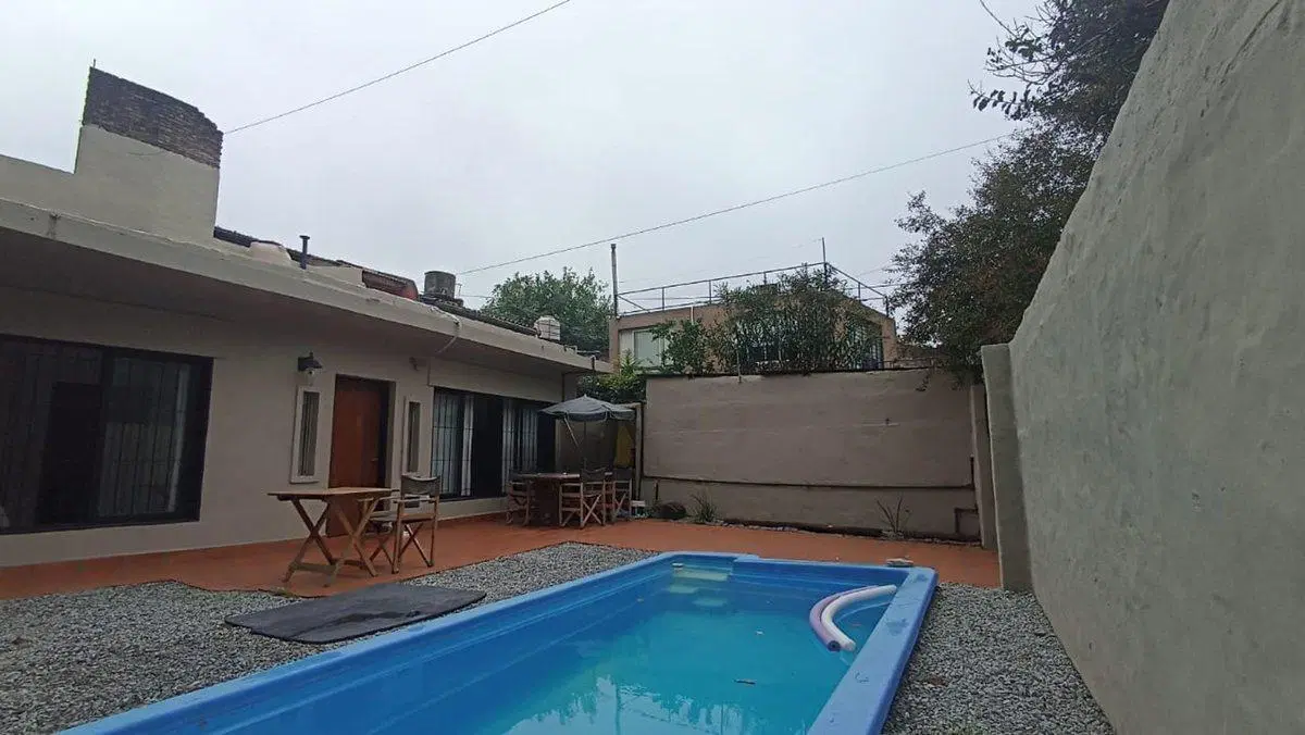 CASA 2 AMB VENTA OLIVOS CON JARDIN PILETA COCHERA 2