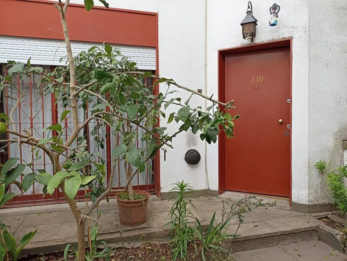 CASA  4amb VENTA Hurlingham Barrio Cartero PERMUTA 4