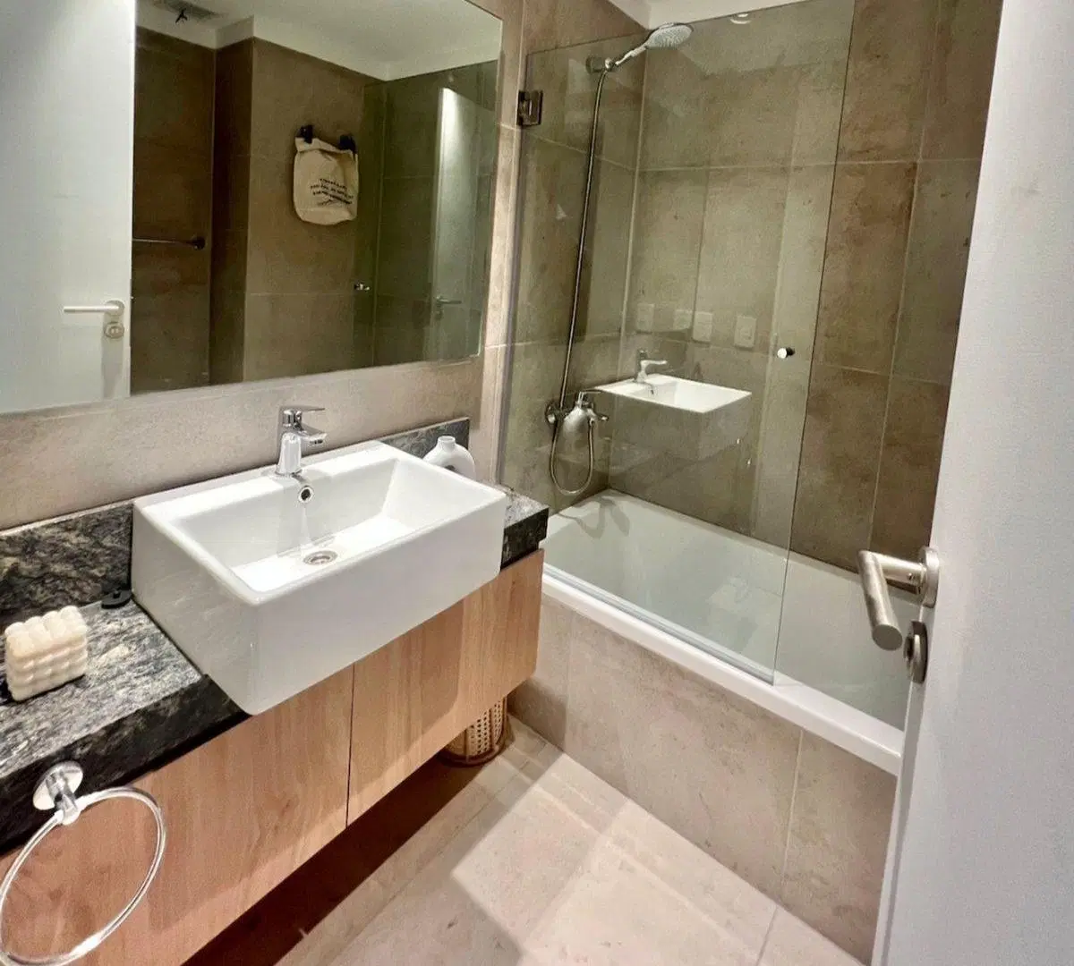 Venta  depto 2 ambientes Palacio Roccatagliata 3