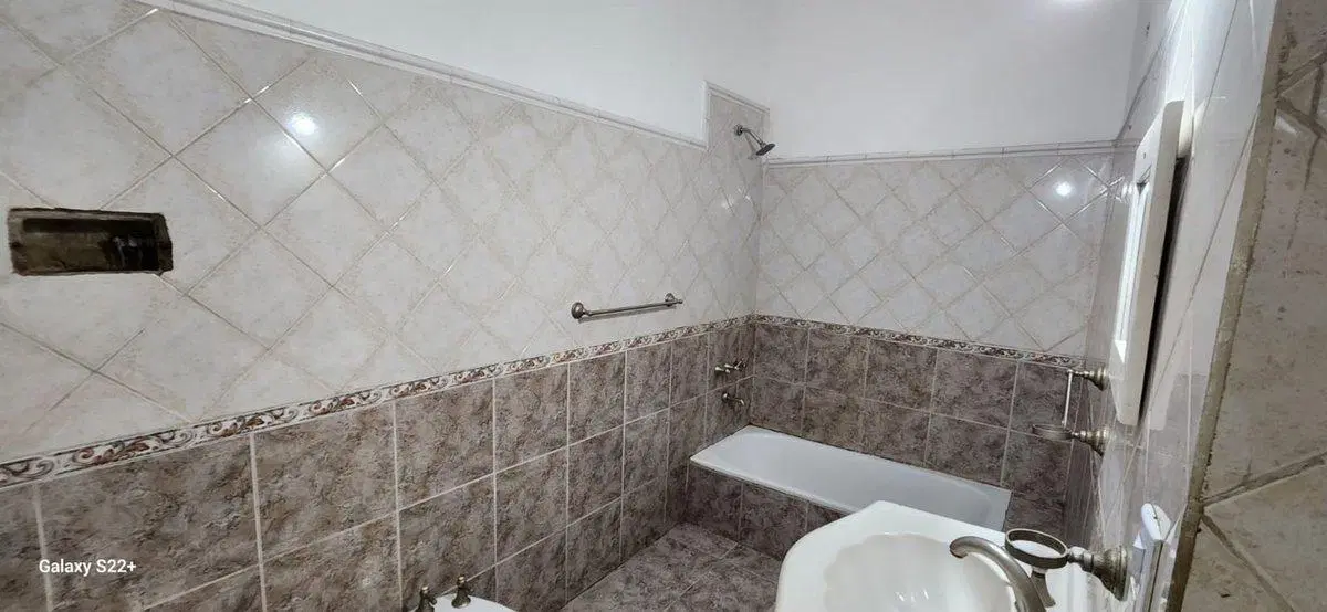CASA VENTA C/TALLER LOMA HERMOSA TRES DE FEBRERO 5