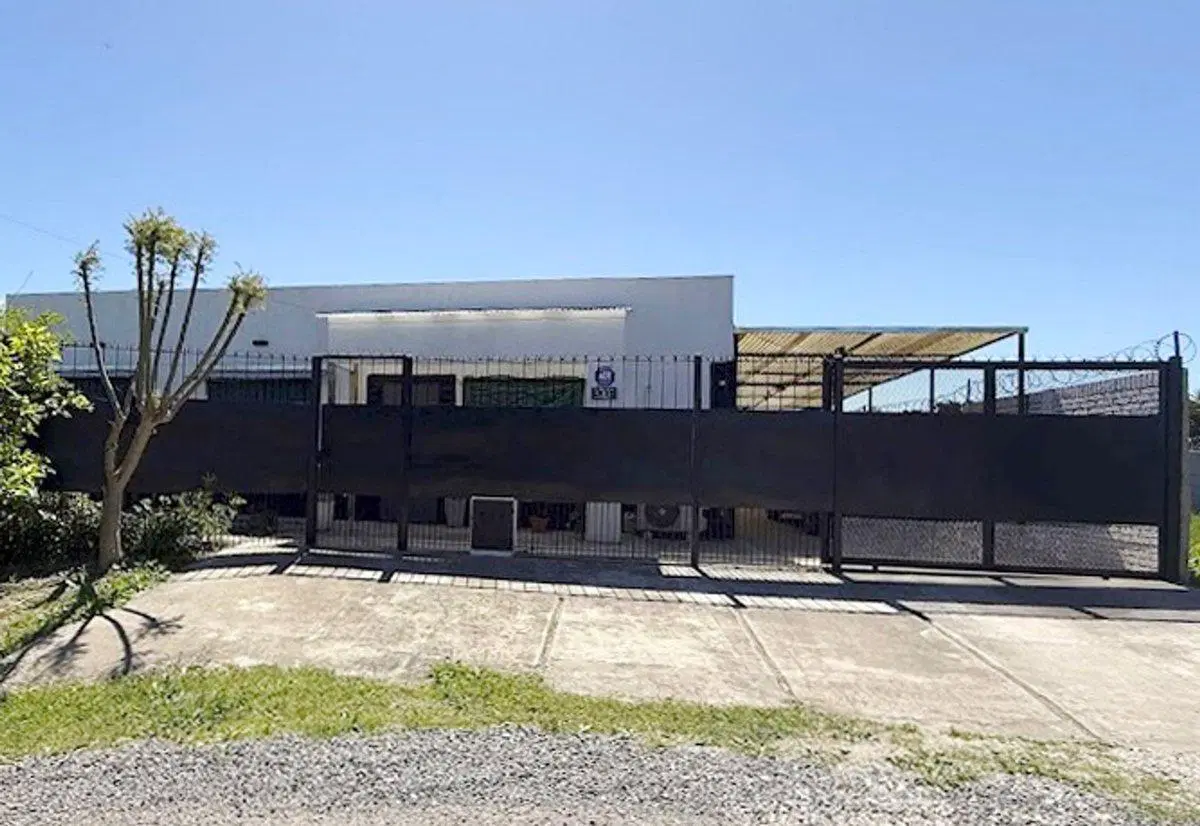 VENTA CASA CON PILETA 5
