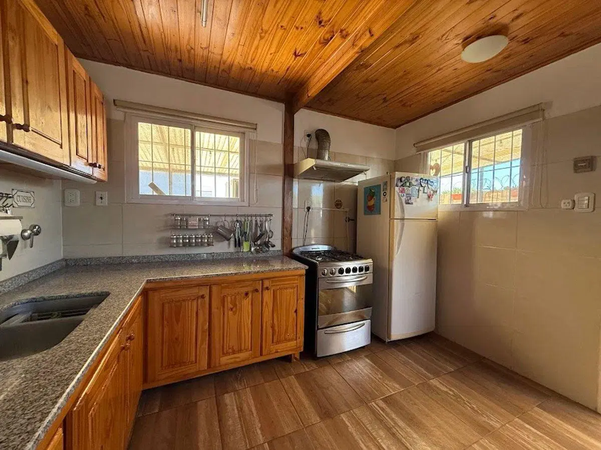 VENTA CASA CON PILETA 3