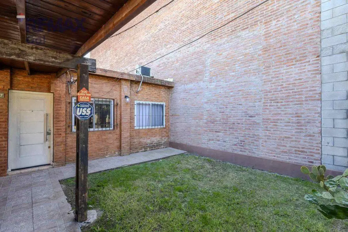 Venta casa 3 Amb Jardin Quincho Lote Propio 5