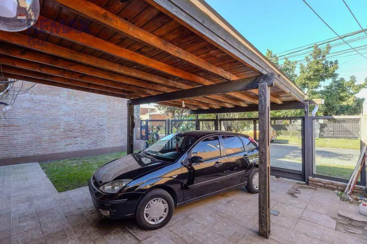 Venta casa 3 Amb Jardin Quincho Lote Propio 2