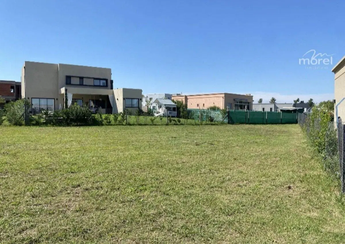 Venta terreno en Santa Lucia excelente ubicación 3