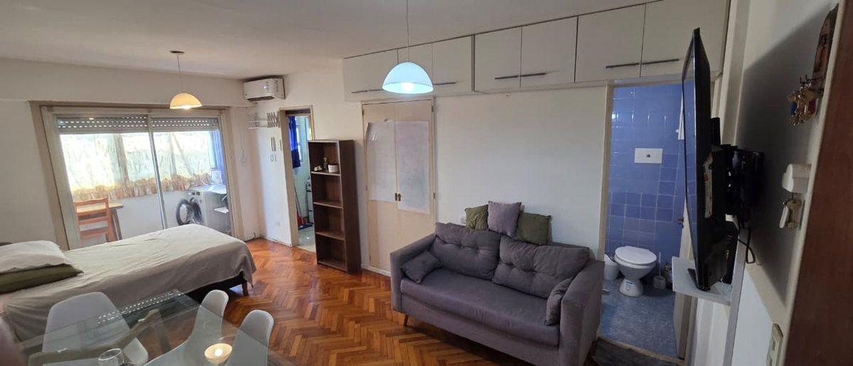 VENTA MONOAMBIENTE AMOBLADO EN RECOLETA C/BALCON