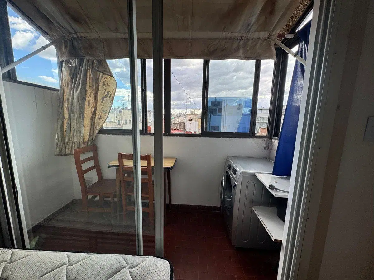 VENTA MONOAMBIENTE AMOBLADO EN RECOLETA C/BALCON 2