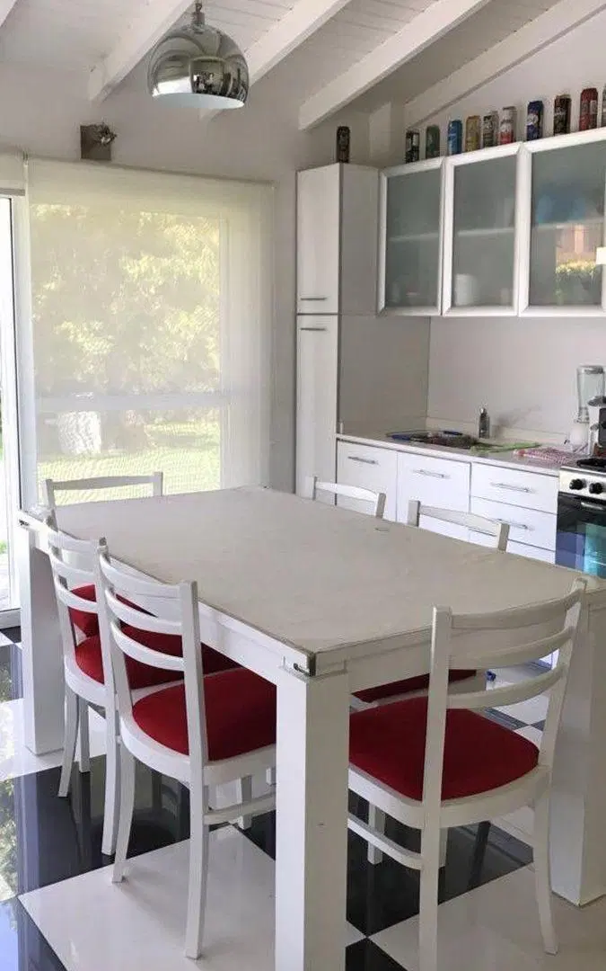 VENTA MODERNA CASA EN COUNTRY BANCO PROVINCIA. 3