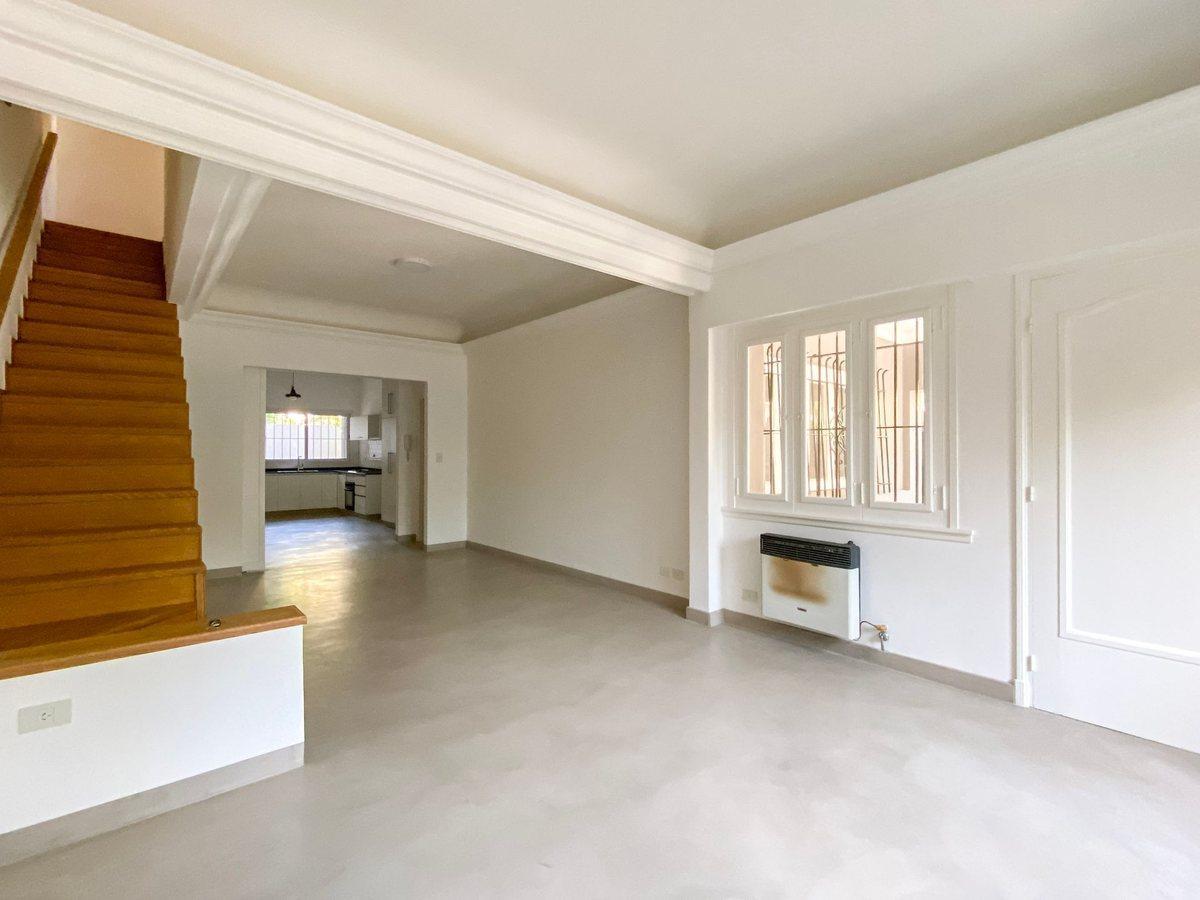 Foto de CASA DE 4 DORMITORIOS EN VENTA CENTRO SAN ISIDRO, imagen 2
