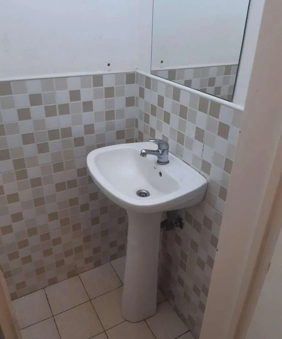 LOCAL EN VENTA EN AV. DE MAYO 1700 RAMOS MEJIA 4
