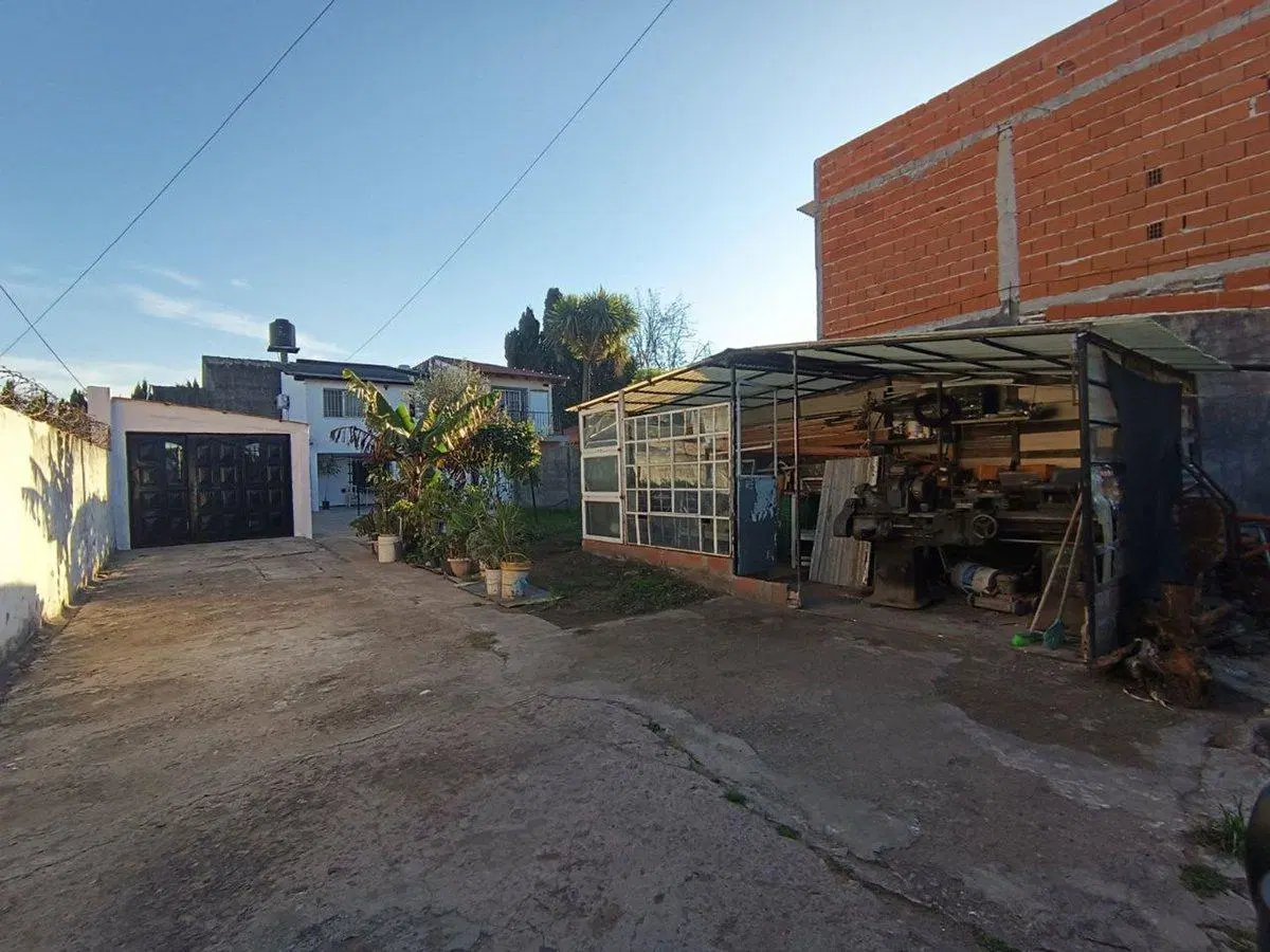 CASA 6 AMBIENTES EN VENTA EN EL TALAR C/ JARDIN 2