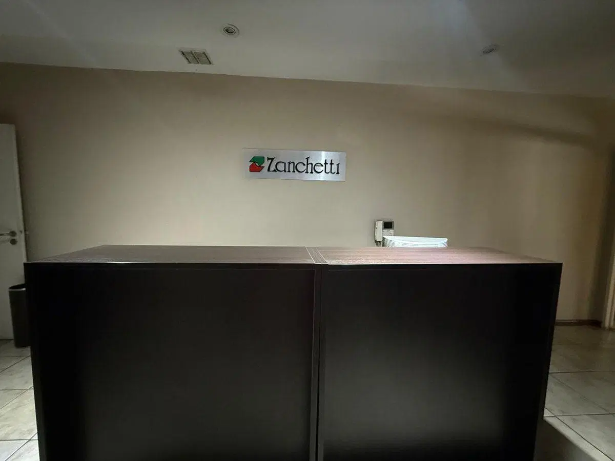VENTA DE DEPOSITO CON OFICINAS BARRACAS MIXTURA 2 3