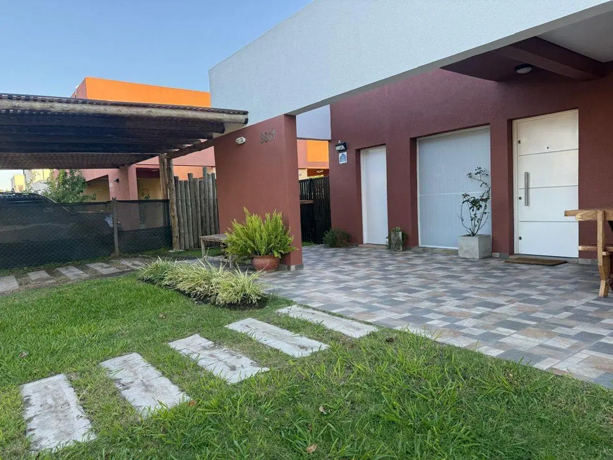 CASA 3 AMBIENTES EN VENTA CON JARDIN SIN EXPENSAS 4