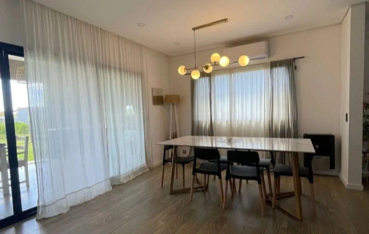 Venta impecable casa Barrio Santa Lucia Pilar 3